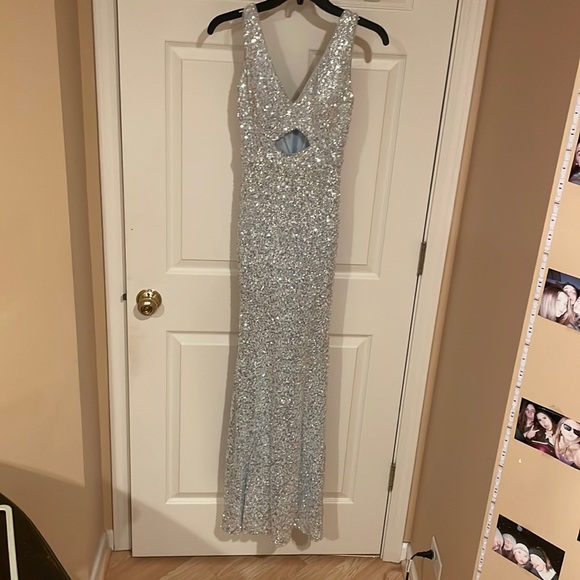 BLOOMINGDALES PROM DRESS WITH TAG - Picture 5 of 7